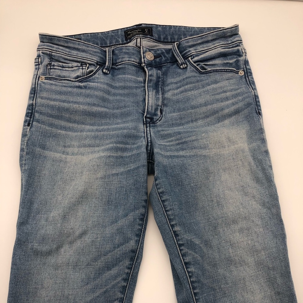 Abercrombie & Fitch stretchy skinny leg jeans size 27/4